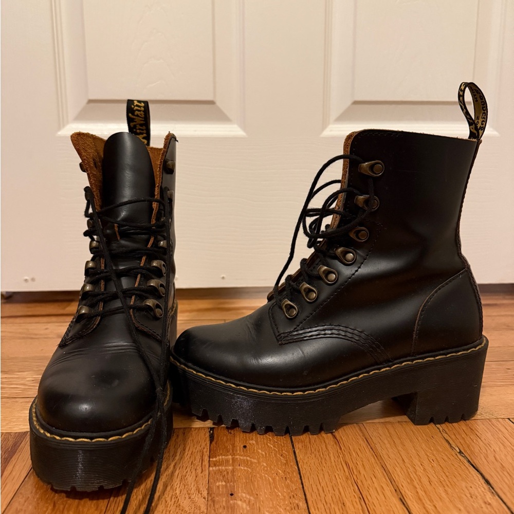 Leona Vintage Smooth Dr. Martens